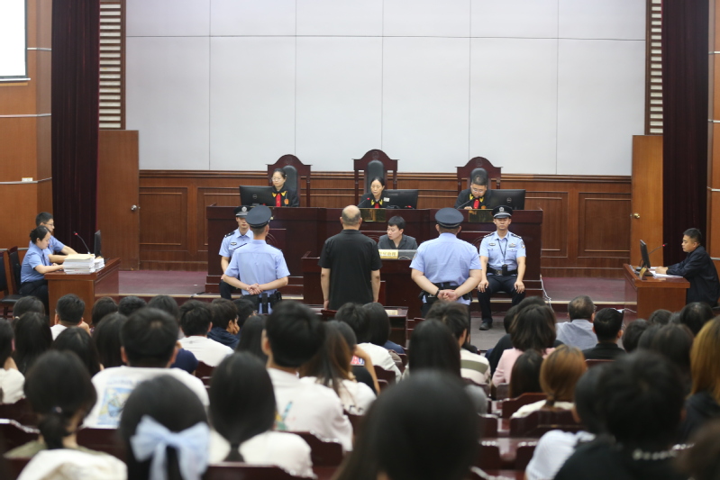 法学院联合高青县人民法院开展“...